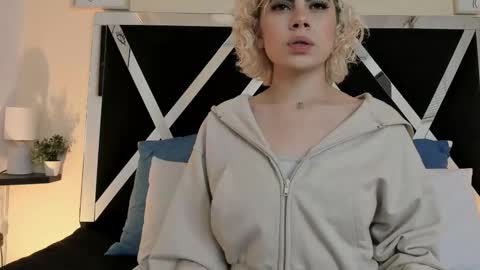 Snapshot of marian_pinzon chatting on September 21, 2025, 2:46 am Marian online show from September 21, 2025, 2:46 am