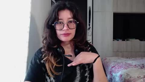 Mariana online show from October 10, 2025, 2:38 pm