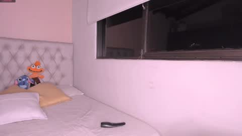 Mariana Roe online show from January 17, 2025, 3:34 am