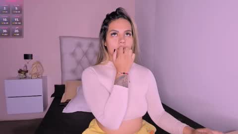 Snapshot of mariana__roe chatting on February 25, 2025, 10:15 am Mariana Roe online show from February 25, 2025, 10:15 am