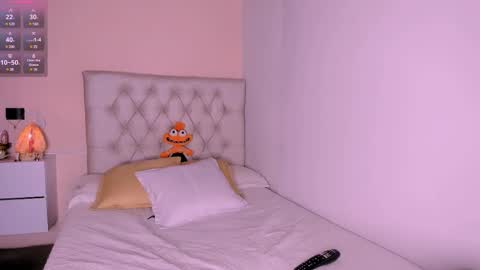 Snapshot of mariana__roe chatting on March 12, 2025, 12:53 am Mariana Roe online show from March 12, 2025, 12:53 am