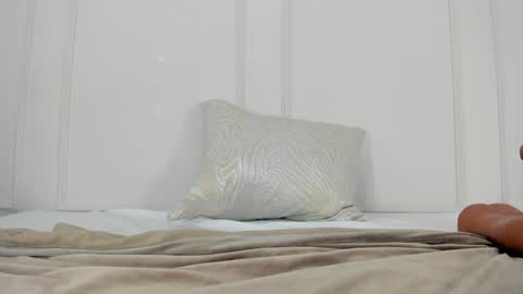 Snapshot of mariapettit chatting on January 23, 2025, 12:09 pm Maria Pettit online show from January 23, 2025, 12:09 pm