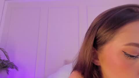 Snapshot of mariapettit chatting on March 12, 2025, 3:18 pm Maria Pettit online show from March 12, 2025, 3:18 pm