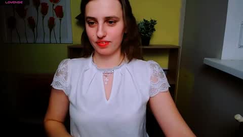 Snapshot of mariatess_ chatting on December 27, 2024, 11:17 am Mariia online show from December 27, 2024, 11:17 am