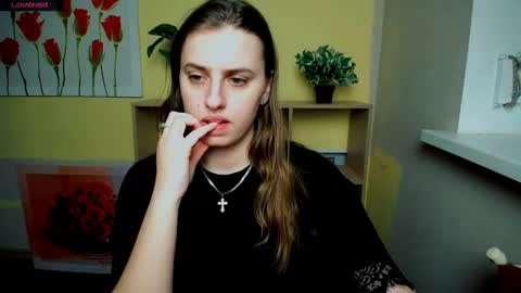 Snapshot of mariatess_ chatting on February 7, 2025, 3:41 pm Mariia online show from February 7, 2025, 3:41 pm