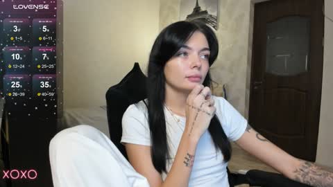 Snapshot of mariella__adams chatting on January 29, 2025, 5:56 pm Maria  online show from January 29, 2025, 5:56 pm