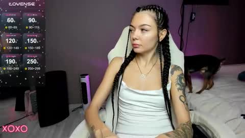 Snapshot of mariella__adams chatting on October 29, 2025, 7:32 am Maria  online show from October 29, 2025, 7:32 am