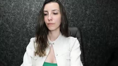 Snapshot of marielleanker chatting on November 15, 2025, 12:52 am marielleanker online show from November 15, 2025, 12:52 am