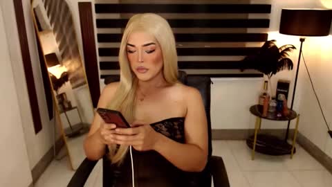 Snapshot of marinamorets chatting on February 6, 2025, 7:35 am marina online show from February 6, 2025, 7:35 am