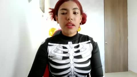 Snapshot of mariposa_skye chatting on November 11, 2025, 11:43 am Mariposa online show from November 11, 2025, 11:43 am