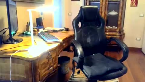 Snapshot of markmarkmark00 chatting on March 3, 2025, 5:07 pm markmarkmark00 online show from March 3, 2025, 5:07 pm