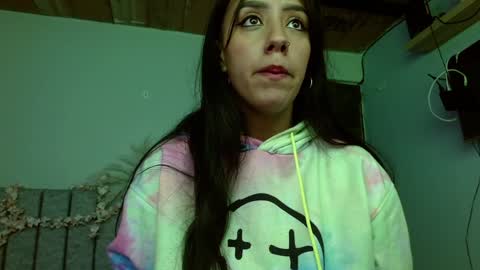 Snapshot of maroval2 chatting on January 4, 2025, 2:25 pm maroval online show from January 4, 2025, 2:25 pm