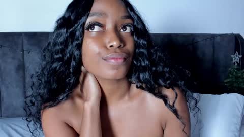 Snapshot of martina_jackson_ chatting on December 31, 2024, 1:15 am Laura online show from December 31, 2024, 1:15 am