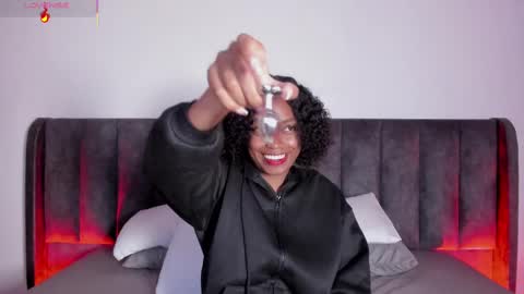 Snapshot of martina_jackson_ chatting on February 9, 2025, 7:09 pm Laura online show from February 9, 2025, 7:09 pm