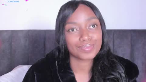 Snapshot of martina_jackson_ chatting on February 15, 2025, 12:15 am Laura online show from February 15, 2025, 12:15 am