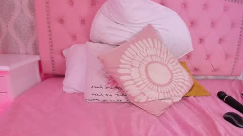 Snapshot of martina_rivera_ chatting on February 14, 2025, 2:54 pm Martina online show from February 14, 2025, 2:54 pm