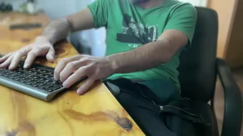 Snapshot of martincito22xl chatting on September 10, 2025, 1:55 pm Martincito online show from September 10, 2025, 1:55 pm