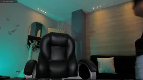 Snapshot of martinnabonnet chatting on March 7, 2025, 10:35 am Martinna Bonnet online show from March 7, 2025, 10:35 am