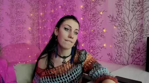 Snapshot of marylou_ chatting on February 18, 2025, 9:43 am Mary Lou online show from February 18, 2025, 9:43 am