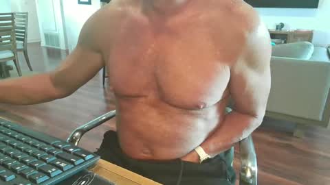 Snapshot of mascmuscle49 chatting on December 13, 2024, 6:05 pm mascmuscle49 online show from December 13, 2024, 6:05 pm