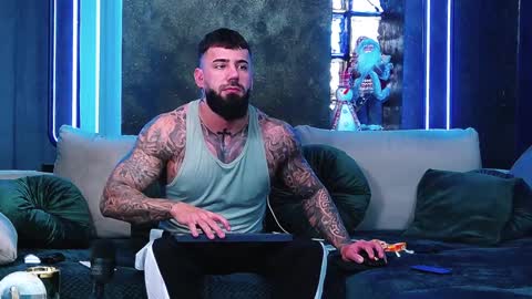 Snapshot of masterkingofmuscle chatting on December 11, 2024, 8:47 am masterkingofmuscle online show from December 11, 2024, 8:47 am