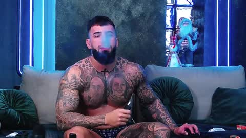 Snapshot of masterkingofmuscle chatting on December 11, 2024, 12:44 pm masterkingofmuscle online show from December 11, 2024, 12:44 pm