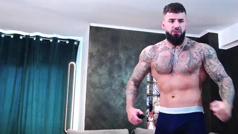 Snapshot of masterkingofmuscle chatting on December 17, 2024, 12:33 pm masterkingofmuscle online show from December 17, 2024, 12:33 pm