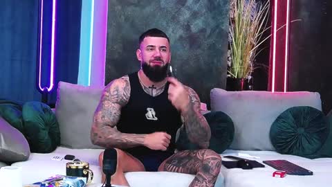 Snapshot of masterkingofmuscle chatting on January 15, 2025, 7:05 am masterkingofmuscle online show from January 15, 2025, 7:05 am