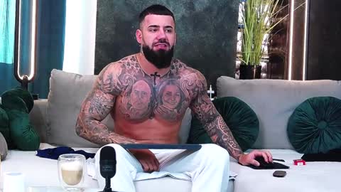 Snapshot of masterkingofmuscle chatting on January 18, 2025, 6:56 am masterkingofmuscle online show from January 18, 2025, 6:56 am