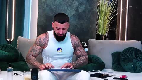 Snapshot of masterkingofmuscle chatting on January 21, 2025, 6:54 am masterkingofmuscle online show from January 21, 2025, 6:54 am