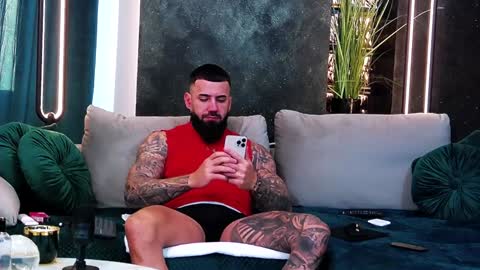 Snapshot of masterkingofmuscle chatting on January 30, 2025, 6:24 am masterkingofmuscle online show from January 30, 2025, 6:24 am