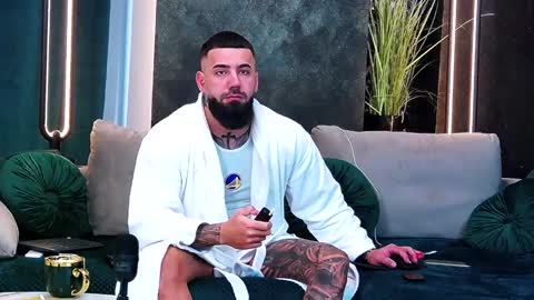 Snapshot of masterkingofmuscle chatting on February 3, 2025, 7:18 am masterkingofmuscle online show from February 3, 2025, 7:18 am