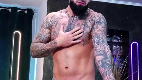 Snapshot of masterkingofmuscle chatting on February 12, 2025, 6:40 am masterkingofmuscle online show from February 12, 2025, 6:40 am