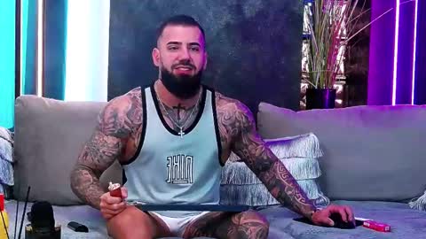 Snapshot of masterkingofmuscle chatting on February 26, 2025, 8:48 am masterkingofmuscle online show from February 26, 2025, 8:48 am