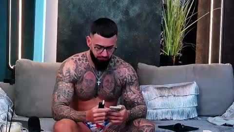 Snapshot of masterkingofmuscle chatting on March 3, 2025, 6:15 am masterkingofmuscle online show from March 3, 2025, 6:15 am