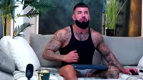 Snapshot of masterkingofmuscle chatting on September 10, 2025, 7:41 am masterkingofmuscle online show from September 10, 2025, 7:41 am