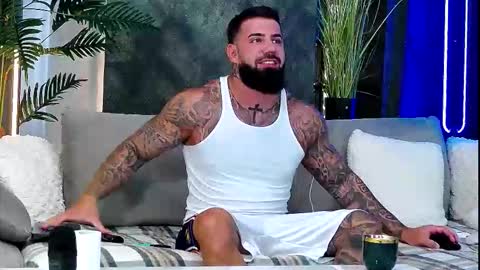 Snapshot of masterkingofmuscle chatting on October 2, 2025, 6:42 am masterkingofmuscle online show from October 2, 2025, 6:42 am