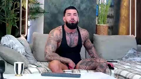 Snapshot of masterkingofmuscle chatting on November 3, 2025, 8:04 am masterkingofmuscle online show from November 3, 2025, 8:04 am