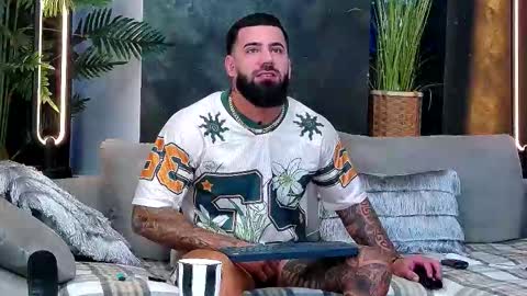 Snapshot of masterkingofmuscle chatting on November 11, 2025, 7:30 am masterkingofmuscle online show from November 11, 2025, 7:30 am