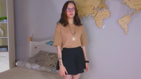 mathildesephton online show from October 24, 2025, 1:07 pm