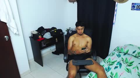 Snapshot of matias_bianco01 chatting on January 5, 2025, 10:29 pm matias online show from January 5, 2025, 10:29 pm