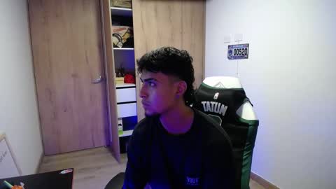 Snapshot of matias_bianco01 chatting on September 24, 2025, 4:49 am matias online show from September 24, 2025, 4:49 am