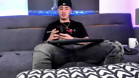 Snapshot of mattytwink69 chatting on December 20, 2024, 1:03 am Matt online show from December 20, 2024, 1:03 am