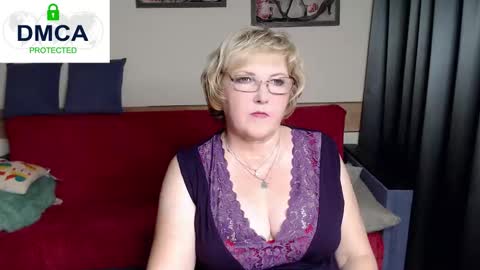 Lana online show from October 10, 2025, 3:11 pm