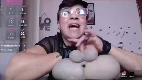 Snapshot of mature_liaa chatting on September 19, 2025, 5:35 pm Mature liaa online show from September 19, 2025, 5:35 pm