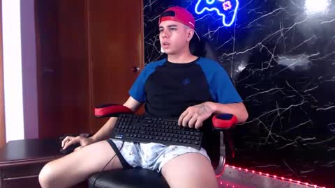 Snapshot of maty_hard chatting on January 2, 2025, 1:40 pm Matias online show from January 2, 2025, 1:40 pm