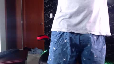 Snapshot of maty_hard chatting on January 17, 2025, 10:11 am Matias online show from January 17, 2025, 10:11 am