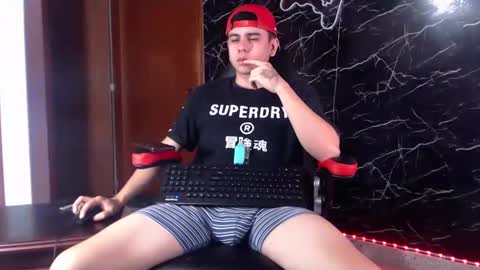 Snapshot of maty_hard chatting on January 22, 2025, 1:11 pm Matias online show from January 22, 2025, 1:11 pm