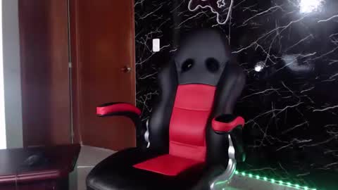 Snapshot of maty_hard chatting on February 3, 2025, 1:19 pm Matias online show from February 3, 2025, 1:19 pm