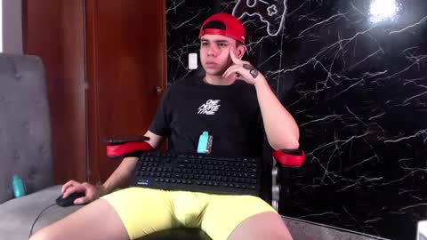 Snapshot of maty_hard chatting on March 11, 2025, 1:45 pm Matias online show from March 11, 2025, 1:45 pm